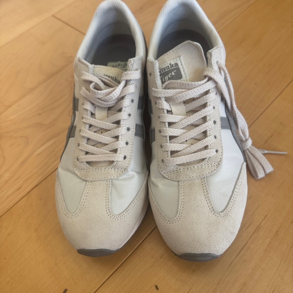 Onitsuka Tigers women’s 7.5 worn once!